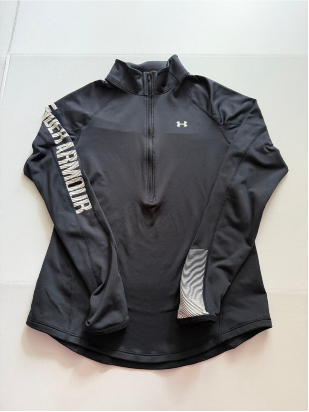 Under Armour black half-zip long-sleeve performance pullover sz M